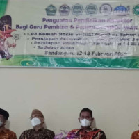 (Galeri MGMP PAI) Kabid PAI Buka Penguatan Pendidikan Karakter Bagi Pembina Rohis